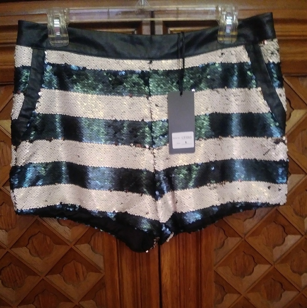 Sequins Striped Shorts đ - Picture 4 of 7